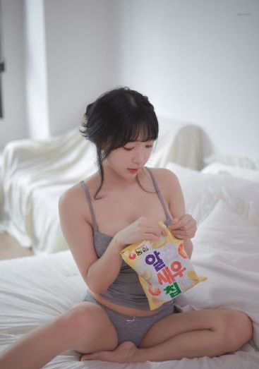 看十八岁最黄毛片蜜月_720完整视频观看